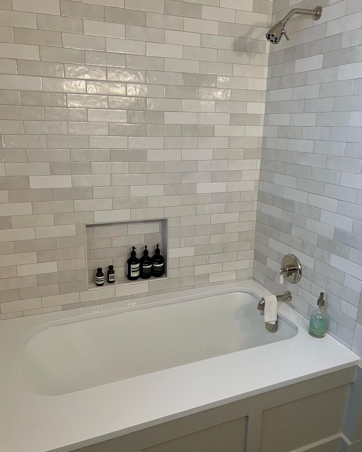 657885B9-2D16-4D8D-BA7A-51EF3EC5C699